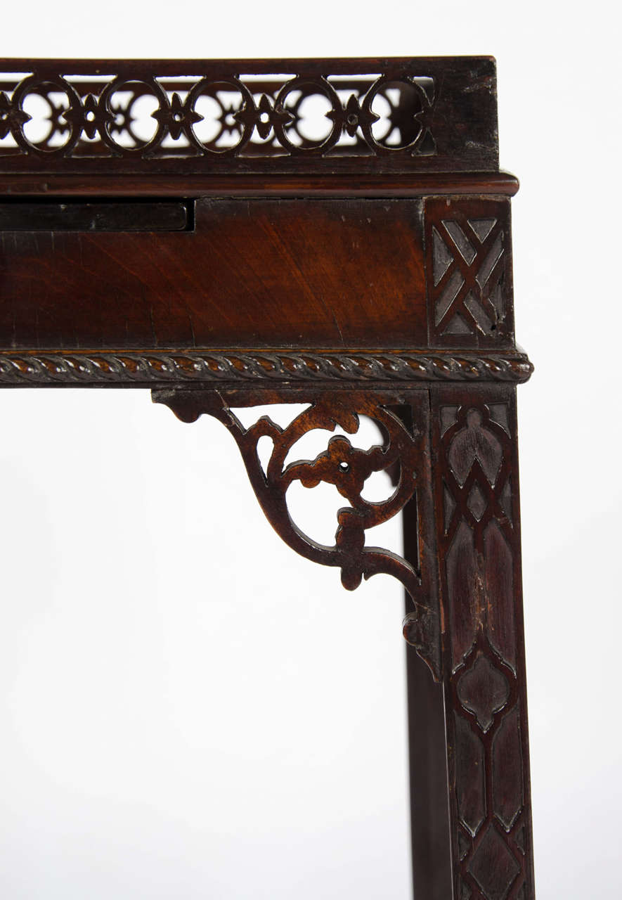 British Mid-18th Century Mahogany Kettle Stand For Sale