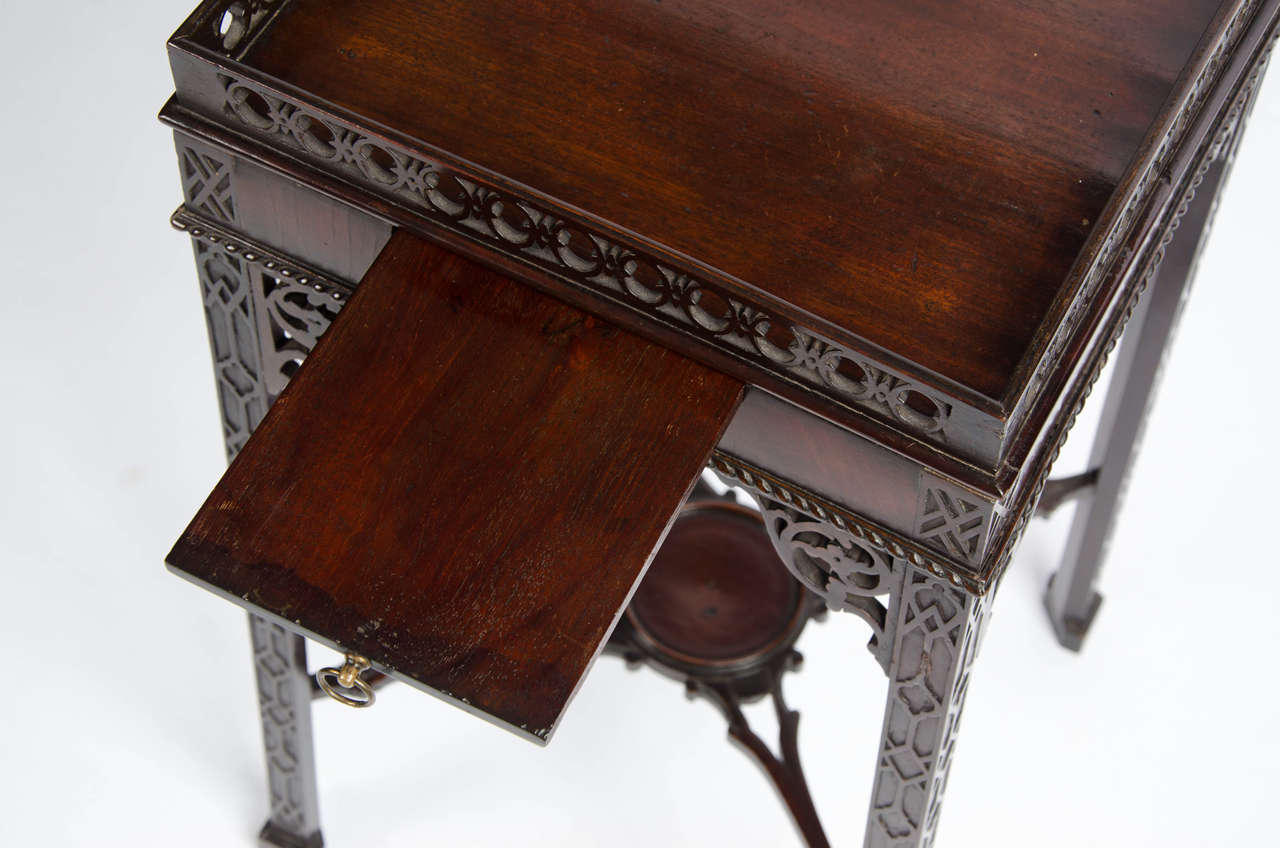 Mid-18th Century Mahogany Kettle Stand For Sale 1