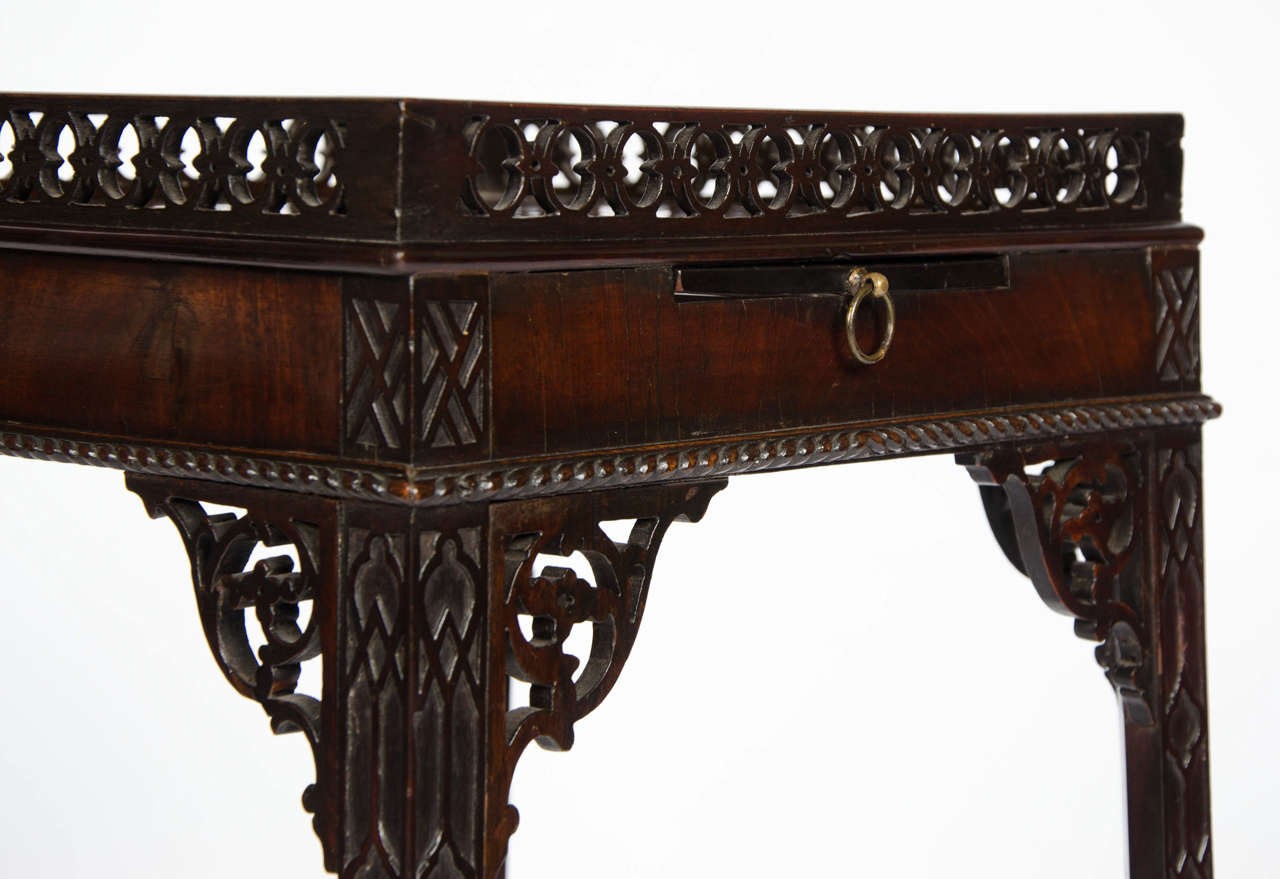 Mid-18th Century Mahogany Kettle Stand For Sale 3