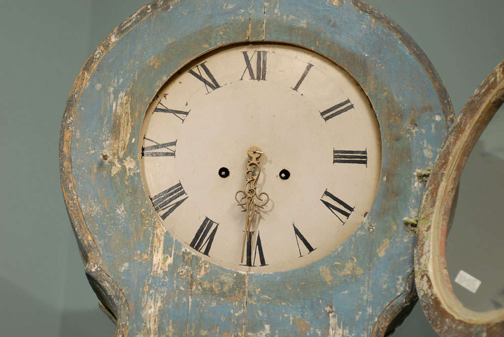 19th Century Painted Swedish Blue Painted Wood Clock For Sale 4
