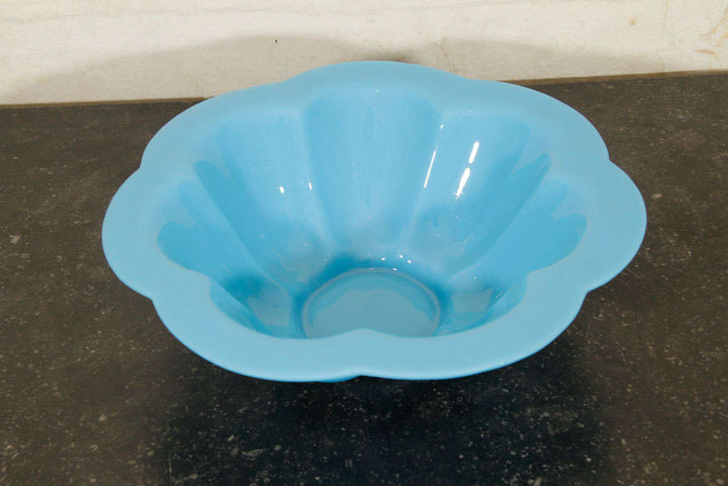 20th Century Chinese Peking Glass Lobed Bowl