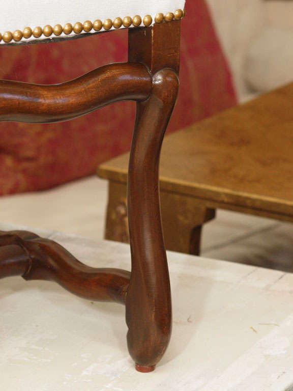 20th Century 8 Louis XIII Os du Mouton Walnut Dining Chairs in Belgian Linen