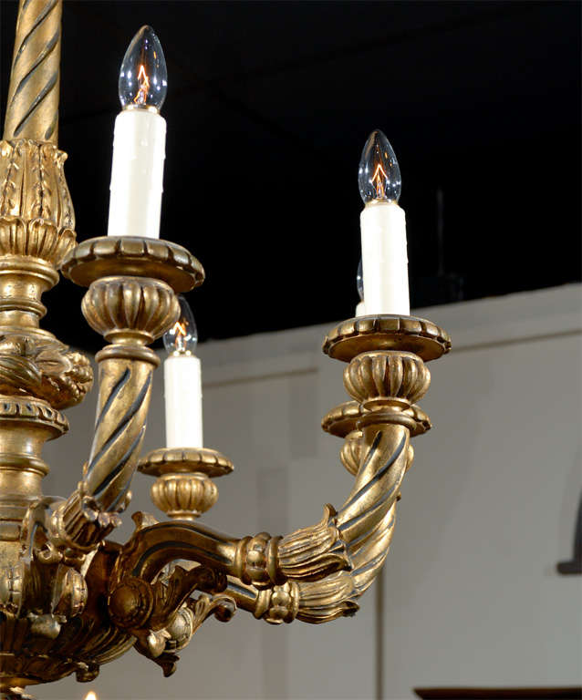 Italian Giltwood Chandelier with Eight Lights and Twisted Arm Detail 6