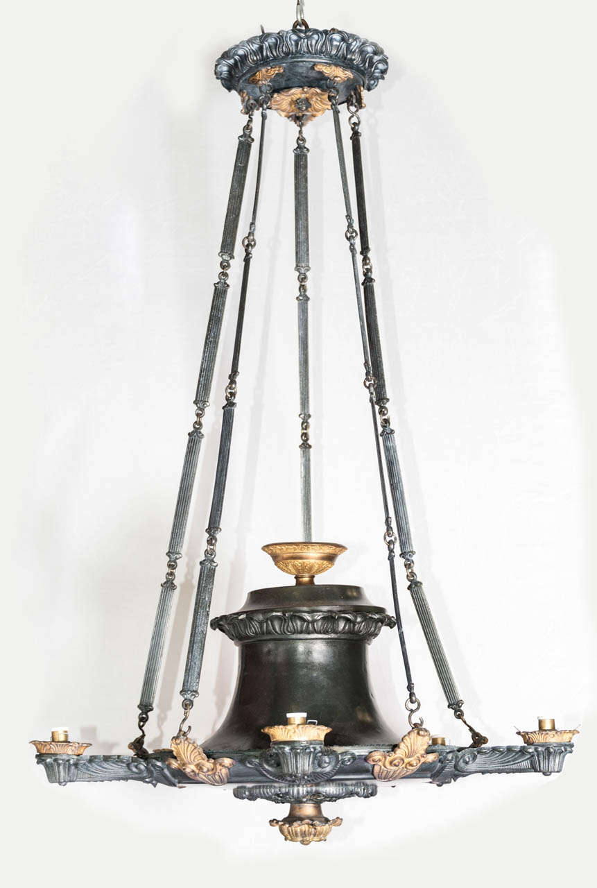 Nice quality 19th century French Empire toleware colza style hanging light, circa 1840. The height of the light can be adjusted by the addition and removal of the links of chain. Rewired, PAT tested and ready for use.