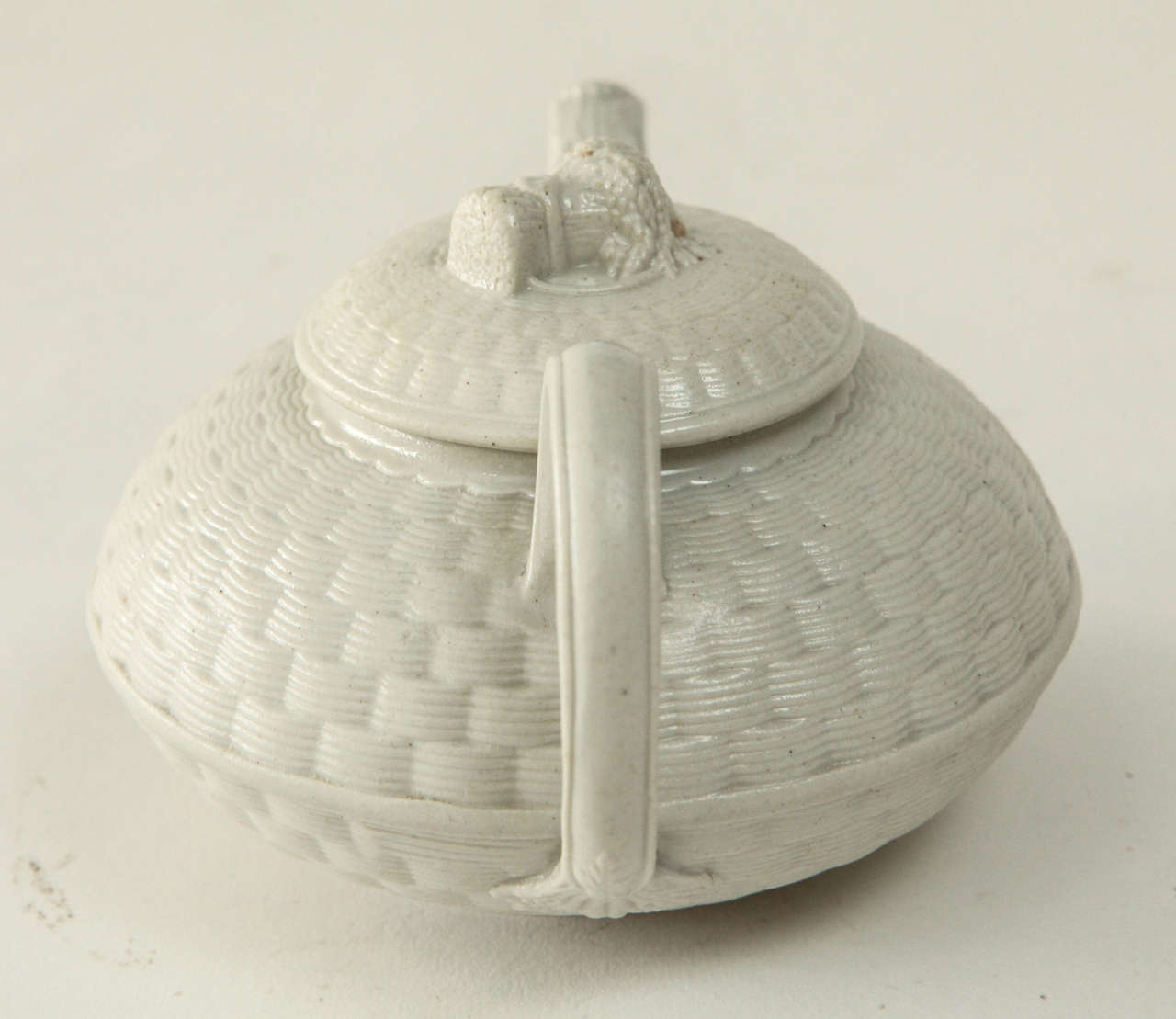 English A Wedgwood (unmarked) Saltglaze White Stoneware Teapot