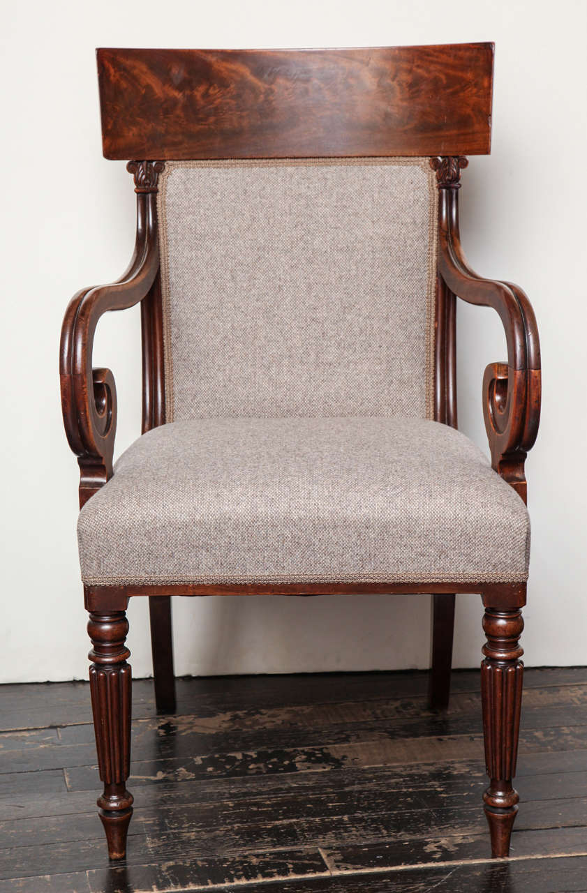 Pair of 19th Century English Regency Mahogany Armchairs In Excellent Condition In New York, NY