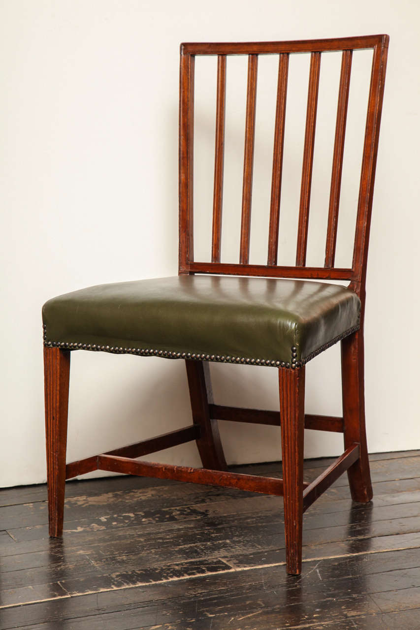 18th Century English George III Mahogany Side Chairs In Excellent Condition In New York, NY