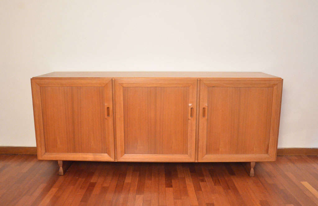 SIDEBOARD MB15
Franco Albini for Poggi, 1957
with shelves in rosewood
