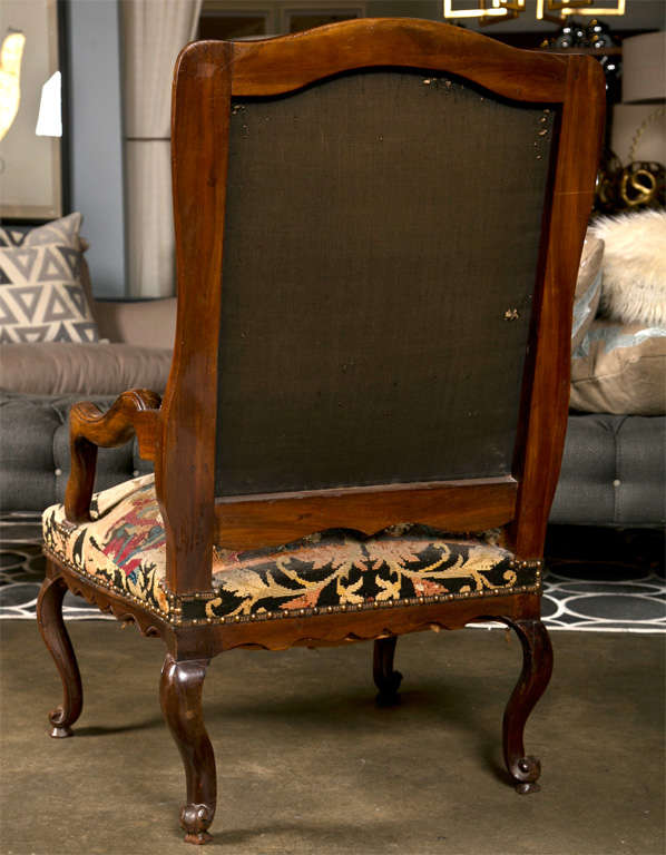 Italian walnut fauteuil, mid 18th c. 2