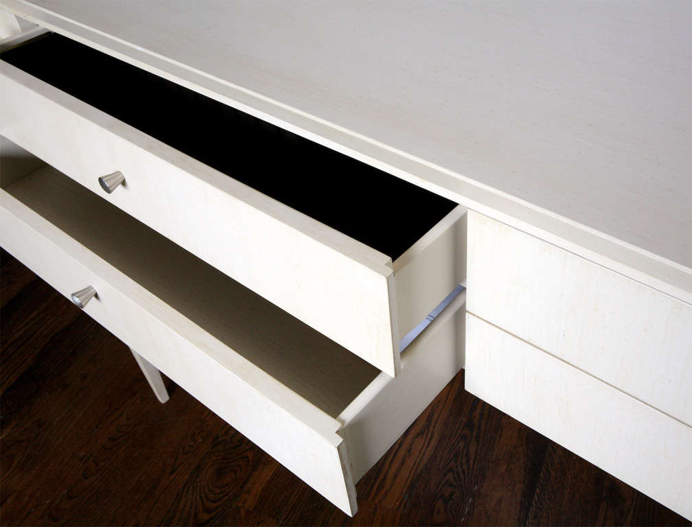 Painted Four-Drawer Console For Sale 1