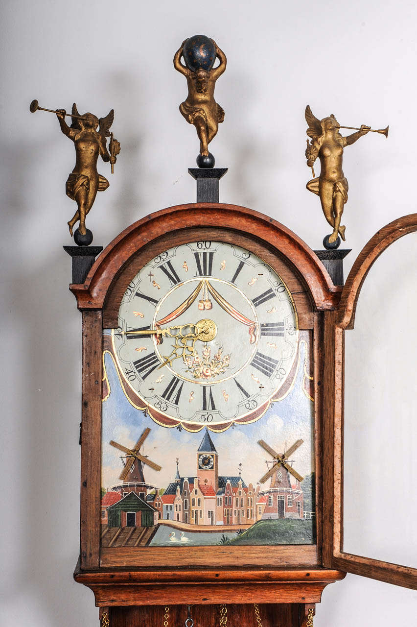 A Very Unusual Dutch Frisian Oak Animated 3/4 So-Called 'Staartklok', Circa 1800 In Good Condition For Sale In Amsterdam, Noord Holland