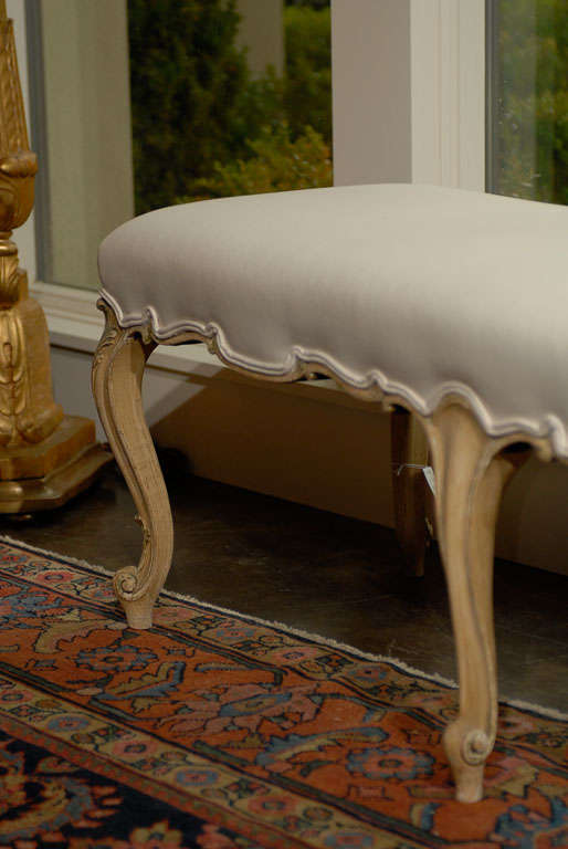 Muslin French Louis XV Style Backless Upholstered Bench with Cabriole Legs, circa 1900