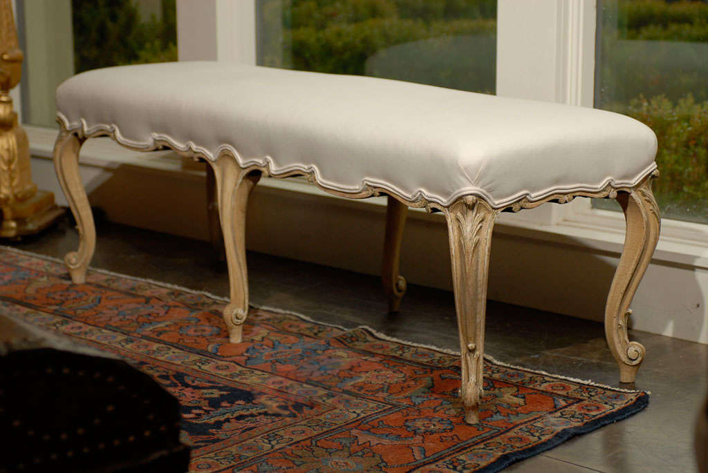 French Louis XV Style Backless Upholstered Bench with Cabriole Legs, circa 1900 2