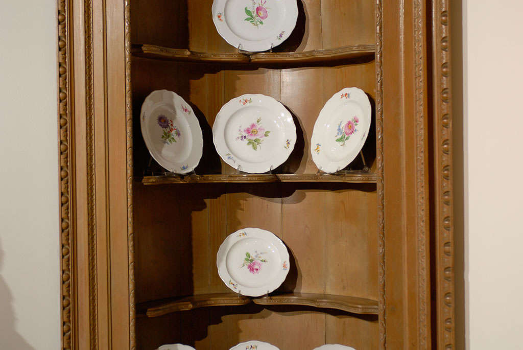 Hand-Carved Pair of English Georgian 1770s Pine Corner Cabinets with Semi Quarter Vaults