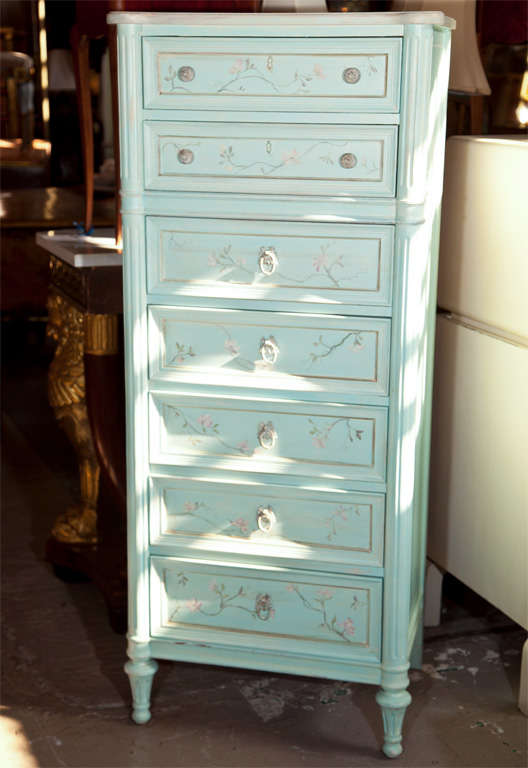 Blue painted lingerie chest by Thomasville, the top two drawers with knob pulls, the bottom give drawers with loop pulls.