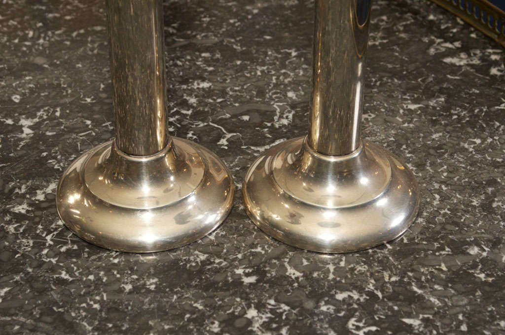Pair of Reed & Barton Federal Style Sterling Silver Candlesticks In Good Condition In San Francisco, CA