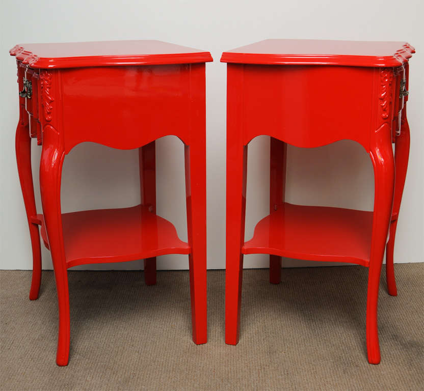 Pair of Red Glamour Dorothy Draper Style Nightstands In Excellent Condition In Miami, FL