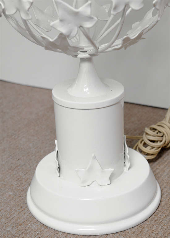 1950's Metal White Leaf Table Lamps Painted In Excellent Condition For Sale In Miami, FL