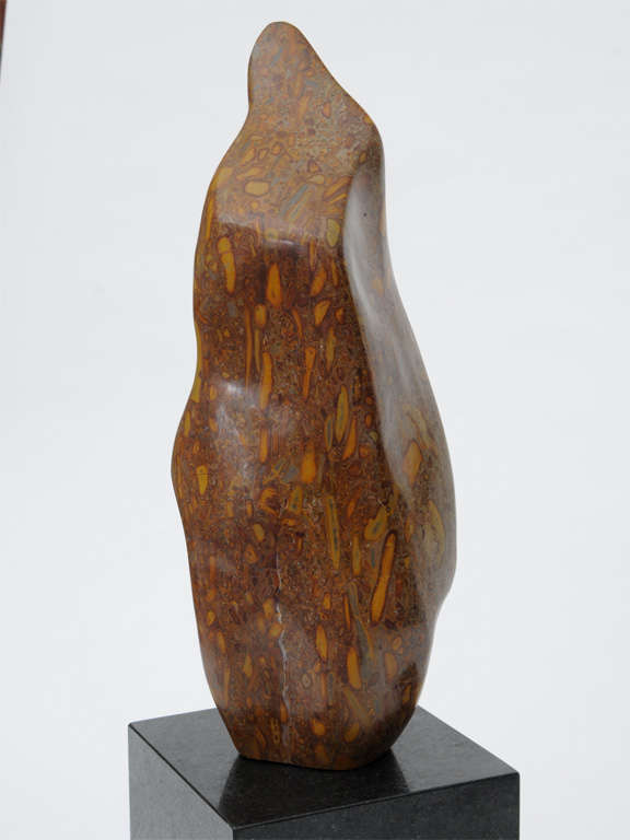 Tisch-Skulptur aus Marmor und Granit (Unbekannt) im Angebot