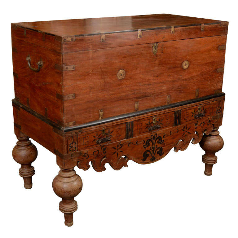 Mahogany Trunk on Raised Platform For Sale