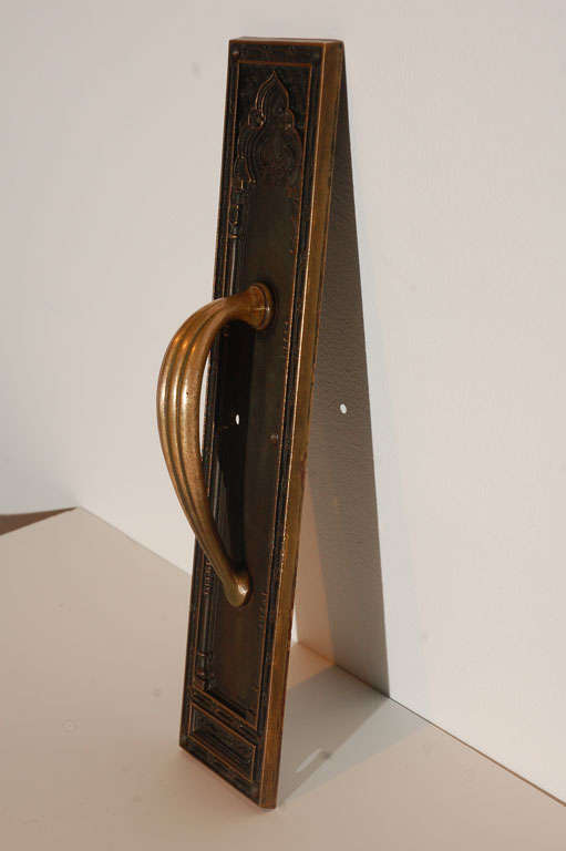 20ième siècle Poignée de porte mauresque en laiton coulé en vente