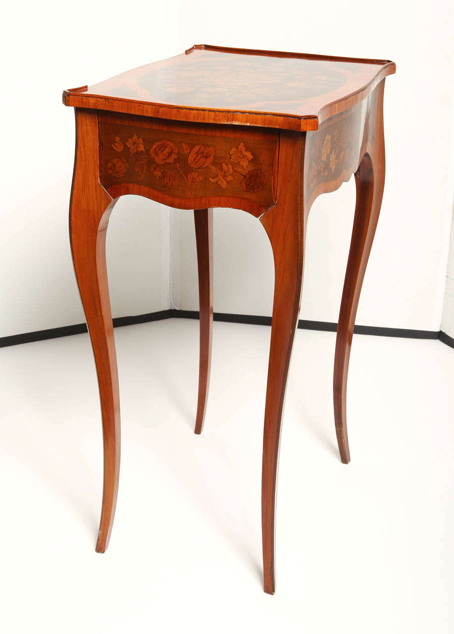 19th Century French Single Drawer Inlaid Side Table In Excellent Condition For Sale In Dallas, TX