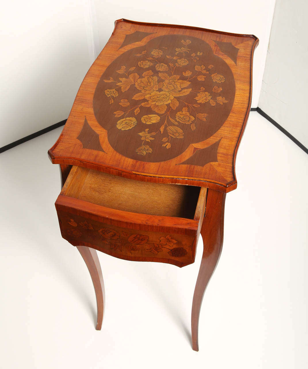 19th Century French Single Drawer Inlaid Side Table For Sale 1