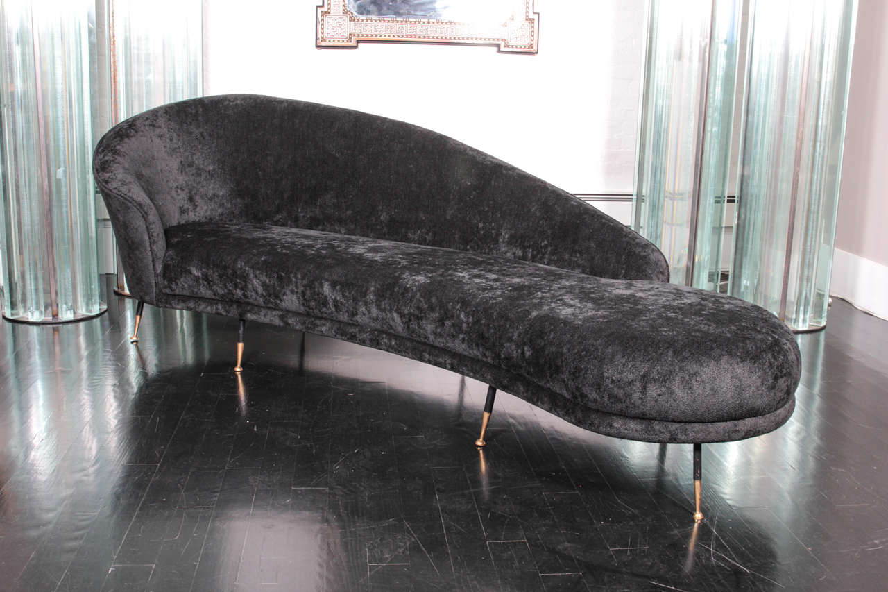 1960s Italian chaise upholstered in black velvet with bronze metal legs.