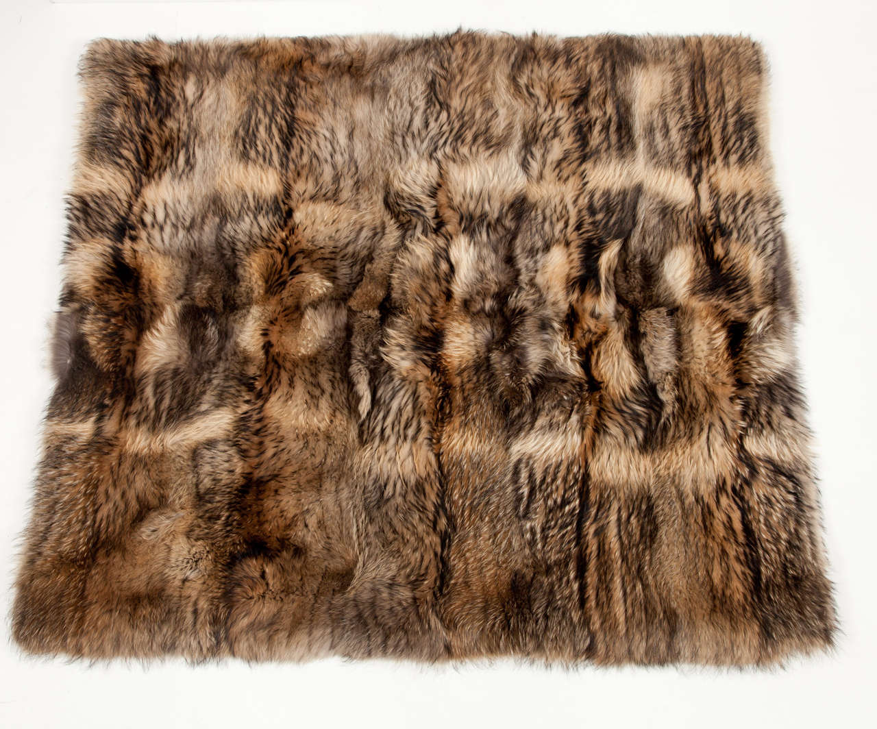 Beautiful vintage fur throw, full skins, raccoon, measures: 60