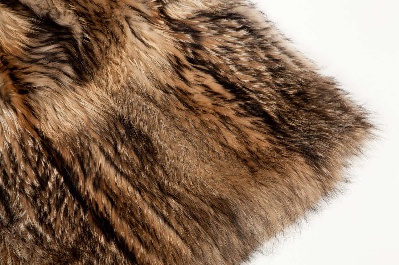 Throw, Raccoon Fur In Excellent Condition In New York, NY