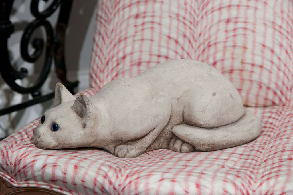 cat crouching statue