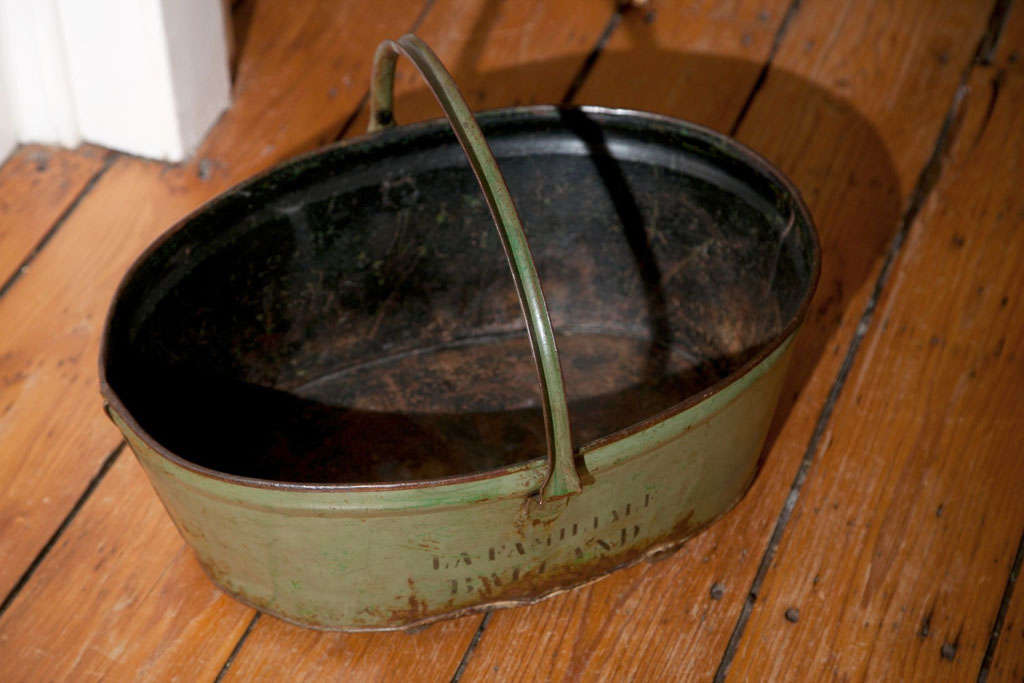 French Vineyard Toleware Grape Pickers' Trug In Fair Condition In Woodbury, CT