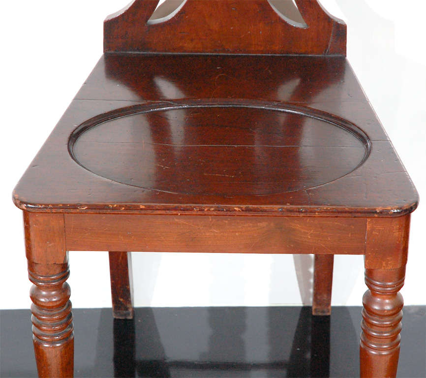 Late Regency Mahogany Hall Chair In Good Condition In New York, NY