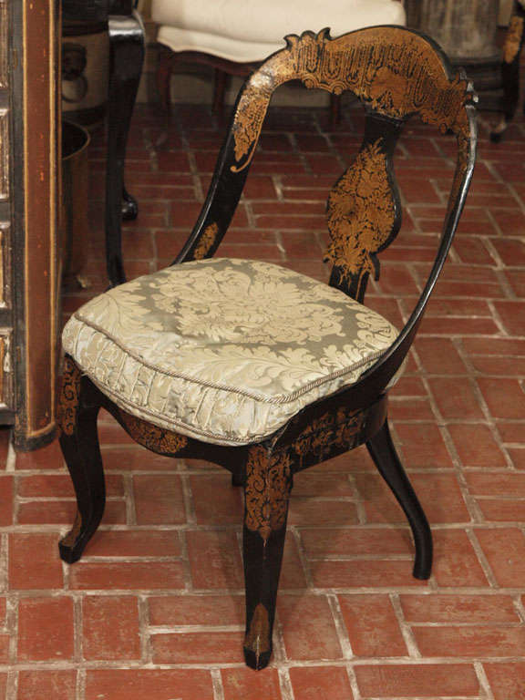 BEAUTIFUL EXAMPLES OF AMERICAN PAPIER<br />
MACHE CHAIRS.  tHE SEATS MAY BE THE ORIGGINAL CANING AND ARE IN EXCELLENT CONDITION