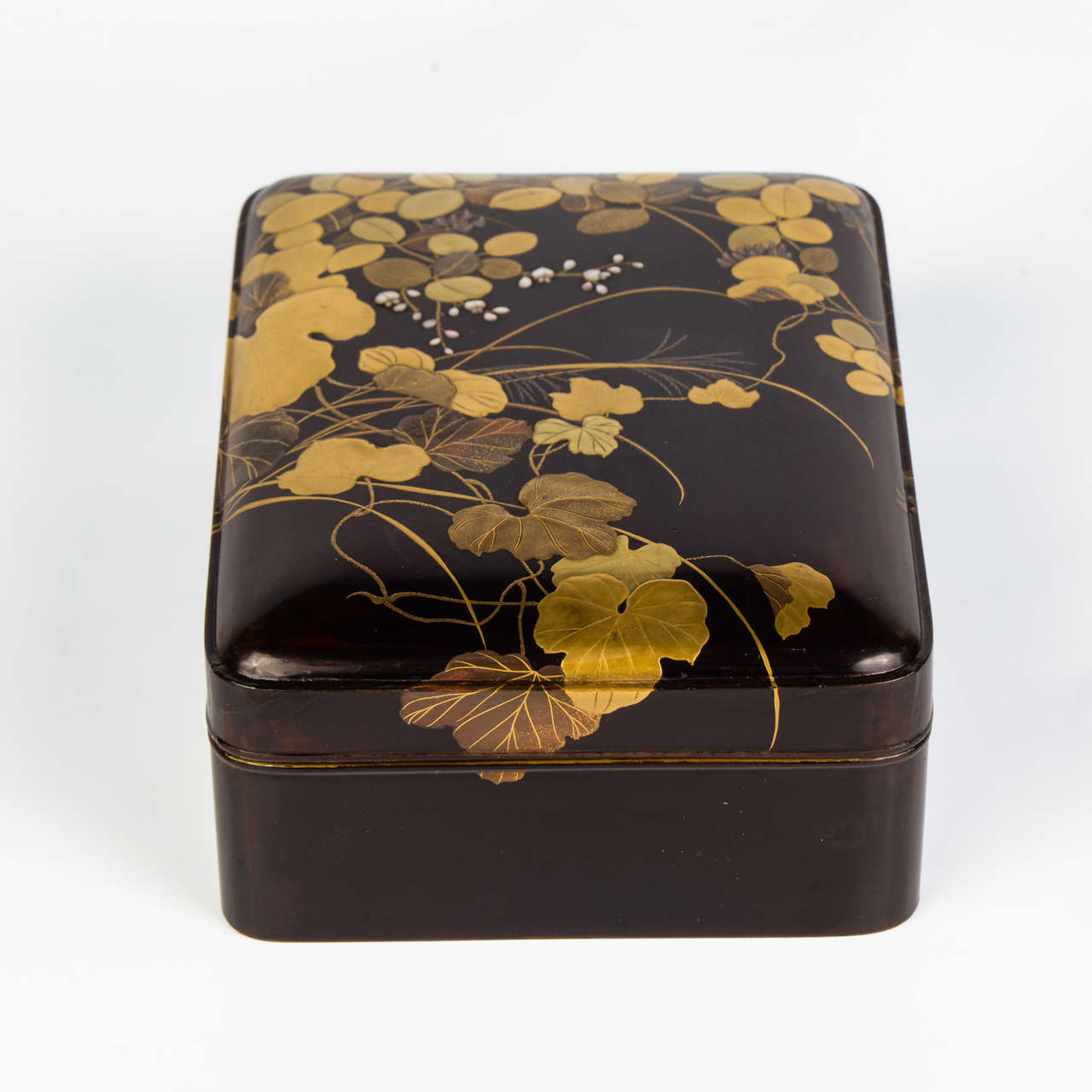 19th Century Black and Gold Japanese Laquered Kobako In Good Condition In Paris, FR