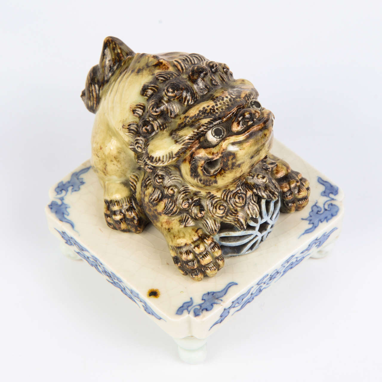 Japanese 19th Century Shishi Hirado Porcelain Incense Burner 