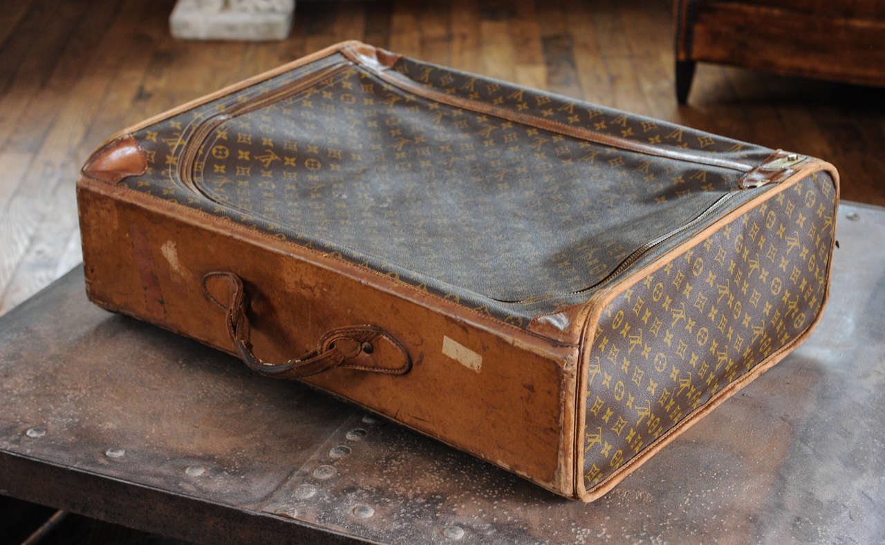 French A vintage Louis Vuitton monogram leather suitcase / luggage