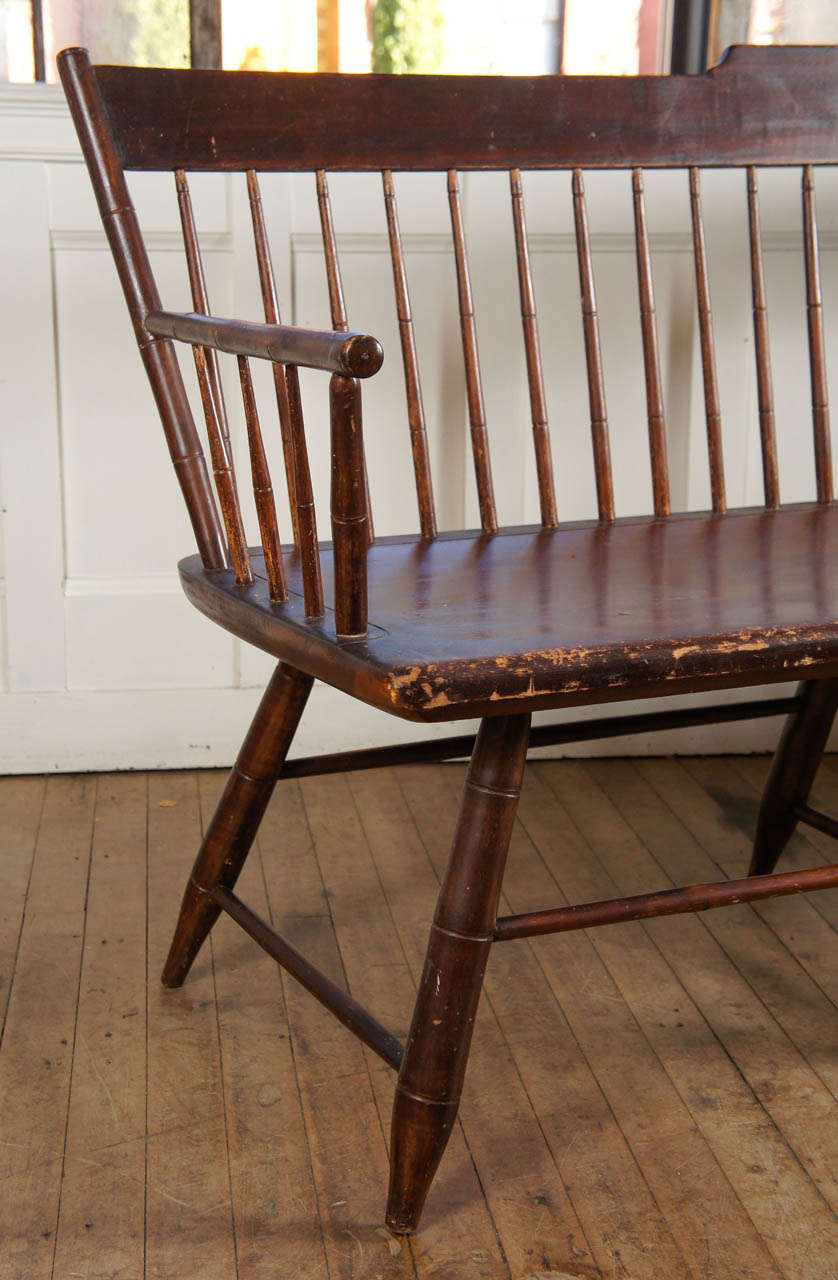 Windsor Bench In Excellent Condition In Hudson, NY