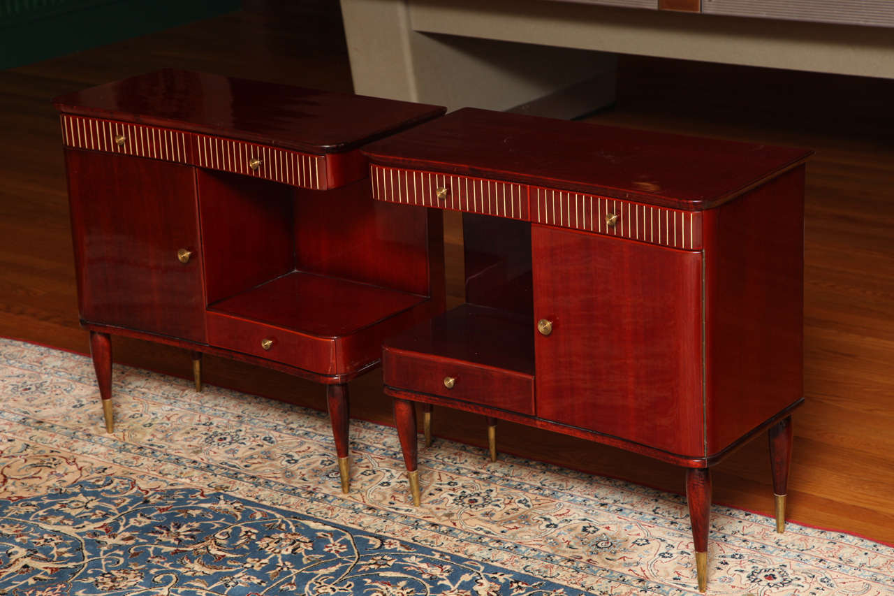 Pair of Art Deco Mahogany Nightstands In Good Condition In New York, NY