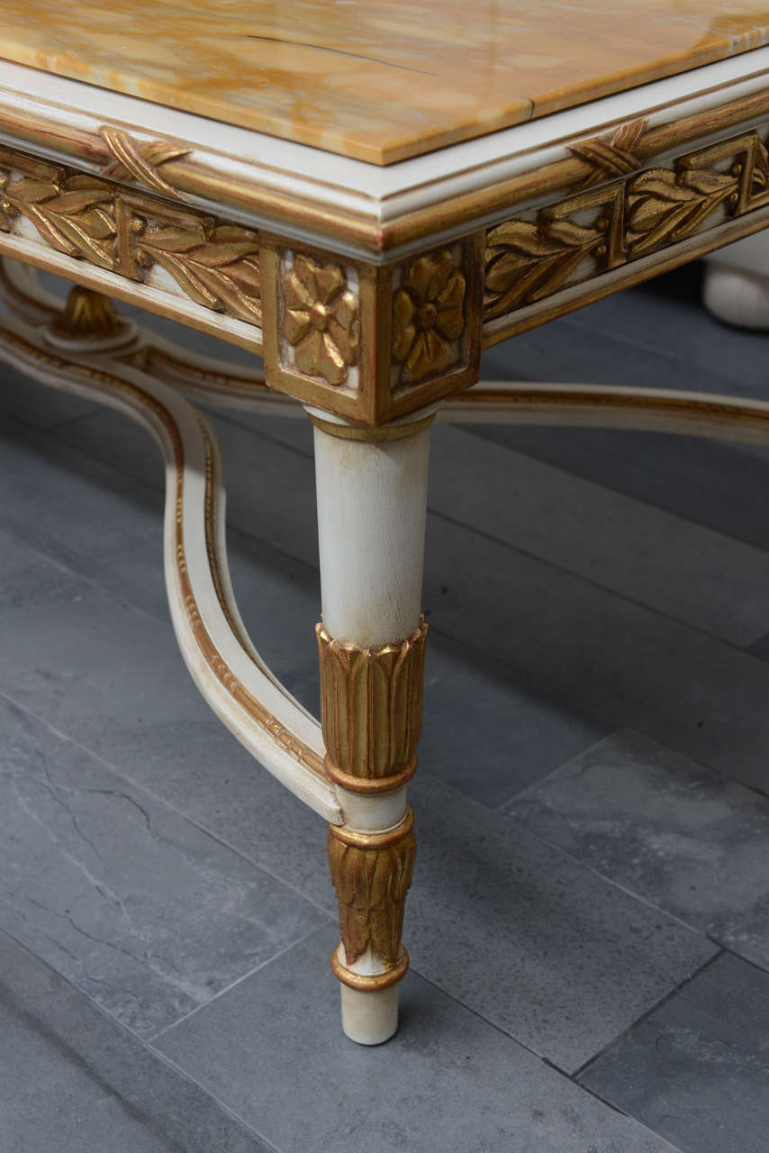 Italian Neoclassic Style Marble-Top, Painted and Parcel-Gilt Low Table For Sale 1
