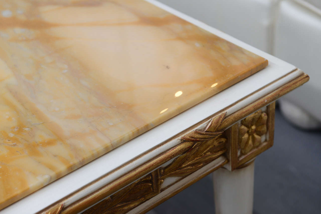 Italian Neoclassic Style Marble-Top, Painted and Parcel-Gilt Low Table For Sale 3