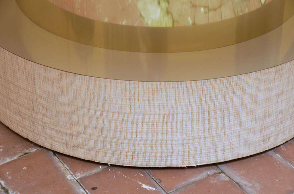 1970s Round table Rafia pattern Brass Details In Good Condition In Firenze, IT