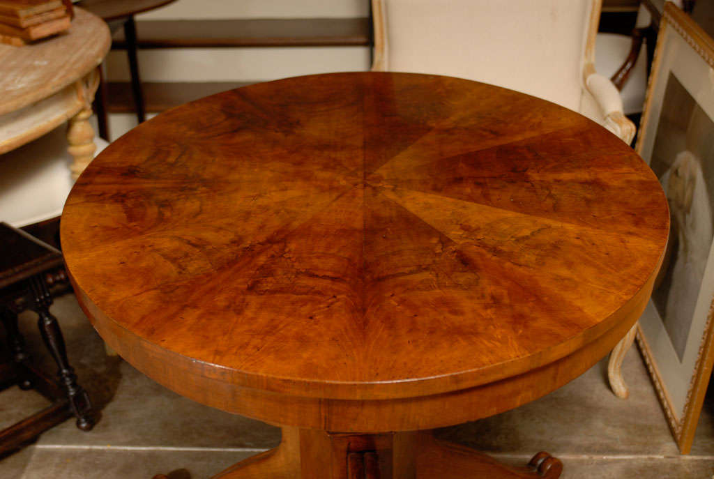 French Burl Walnut Oval Pedestal Table with Radiating Veneer, circa