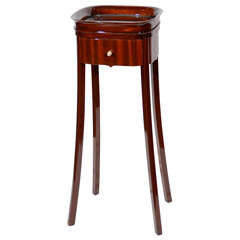 Art Deco Occasional Drinks Table in fine Book matched Mahogany