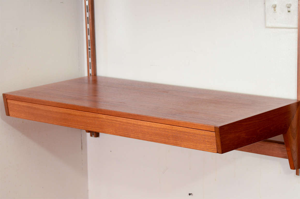 Danish Modern Wall Mounted Desk In Good Condition In New York, NY
