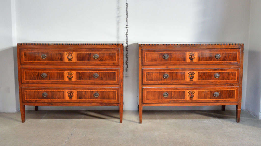 19th century pair of inlaid walnut wood chest of drawers