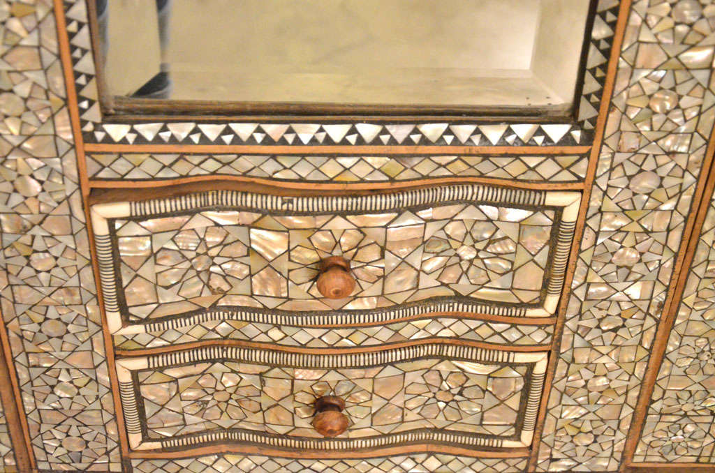 19th century wonderful Syrian mother of pearl wardrobe For Sale 5