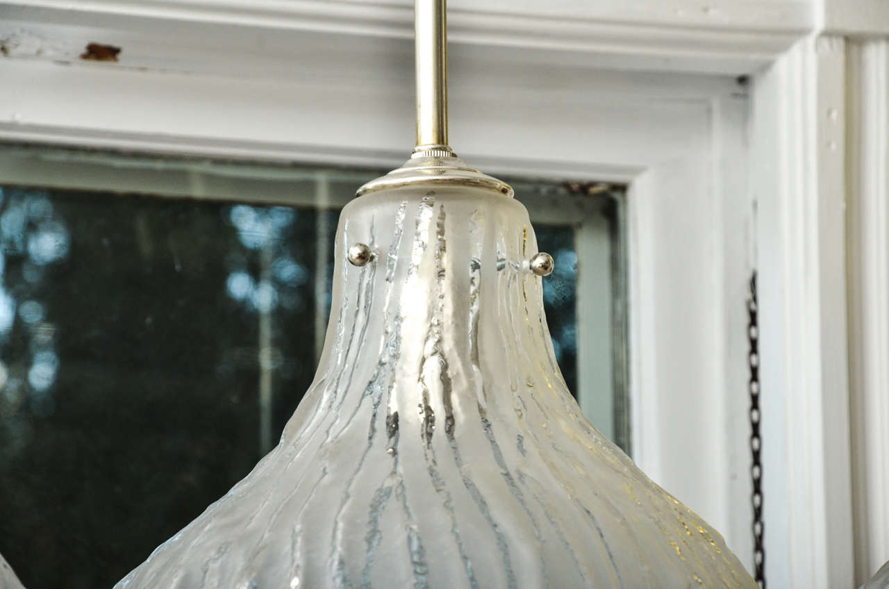 20ième siècle Lampe à suspension Gord en verre de Murano dépoli et transparent avec motif « Vein » en vente