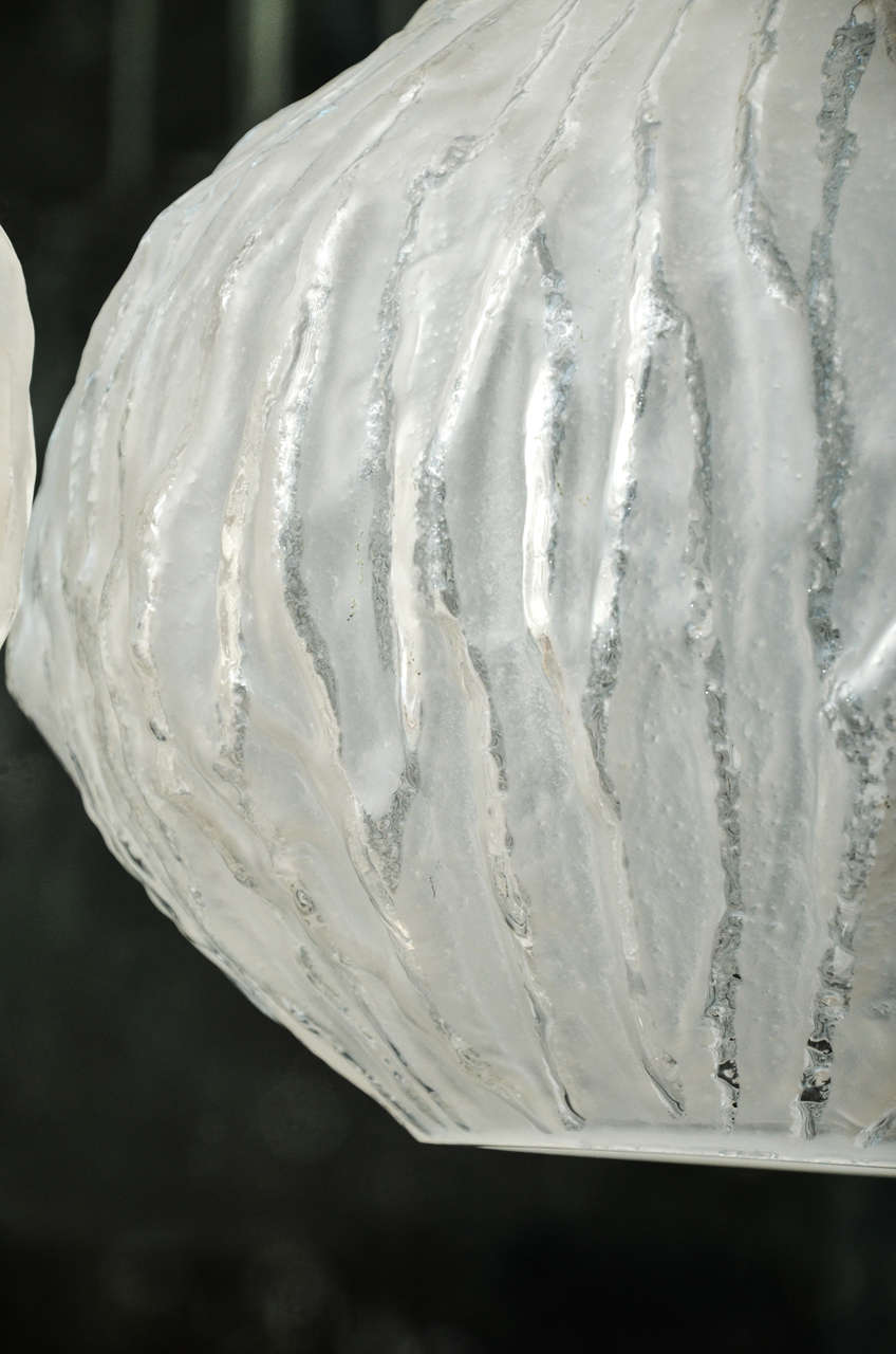Verre de Murano Lampe à suspension Gord en verre de Murano dépoli et transparent avec motif « Vein » en vente