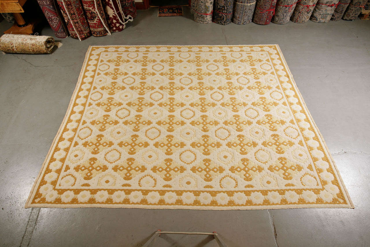 Unusual European rug In Excellent Condition For Sale In London, GB